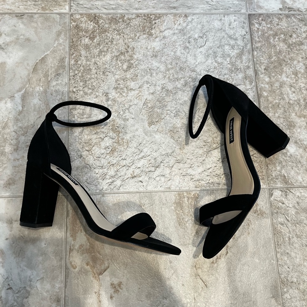 Nine West Black Heels With Elastic Ankle Band